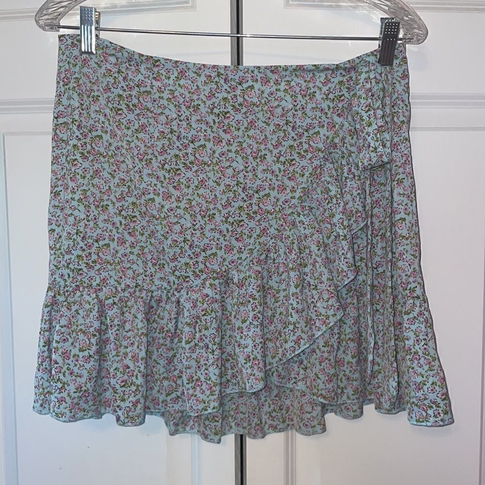 2 piece Shein set  - Picture 2 of 8
